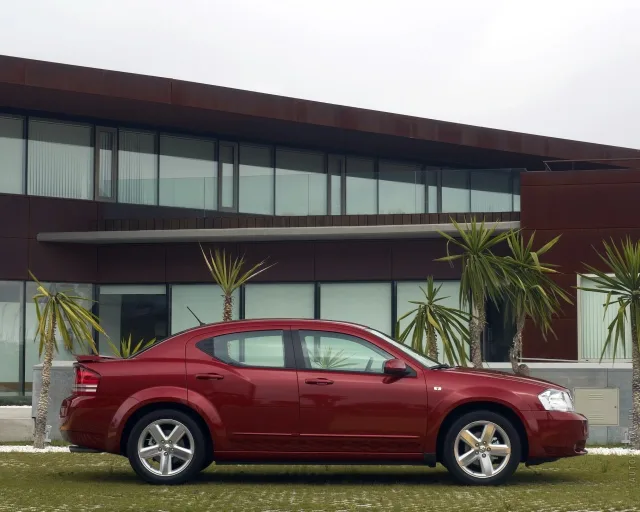 Dodge Avenger sedan — 16