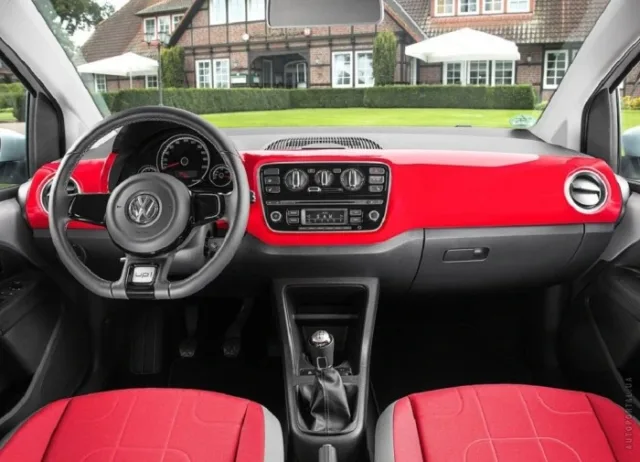 Volkswagen Cross Up crossover — 4