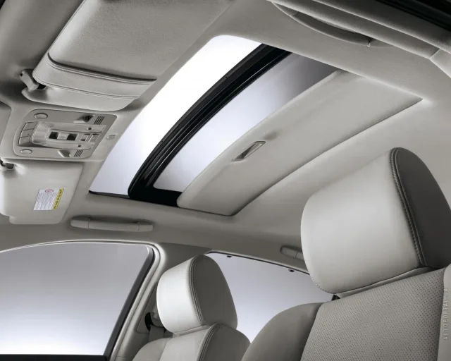 Honda Legend sedan — 14