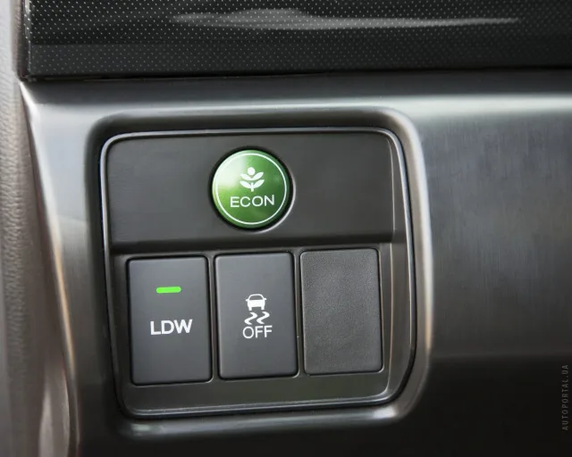 Honda Accord 2012 sedan — 3