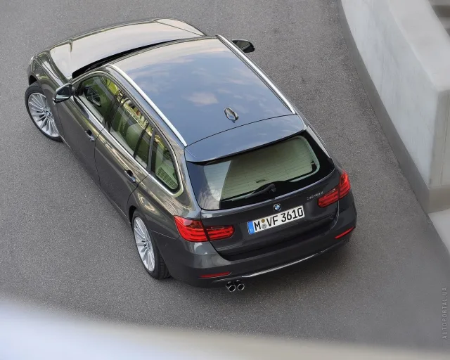 BMW 5 Series Touring 2013 station wagon — 6