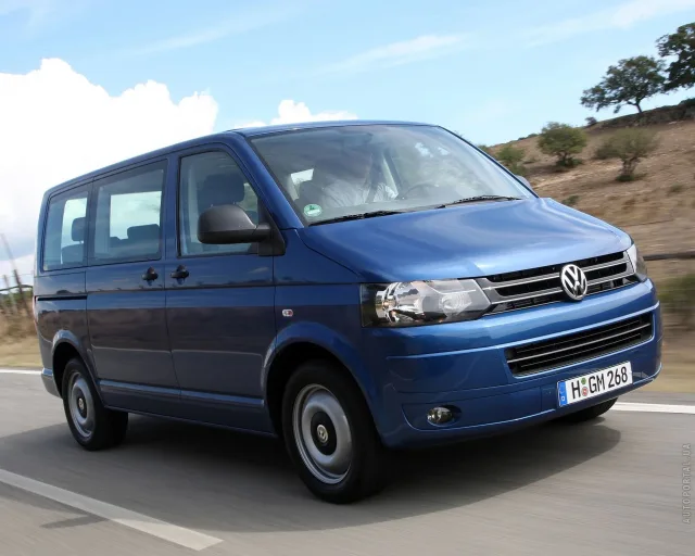 Volkswagen Multivan Edition 25 2.0 MT — 6