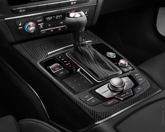 Audi RS6 Avant 2013 station wagon — 6