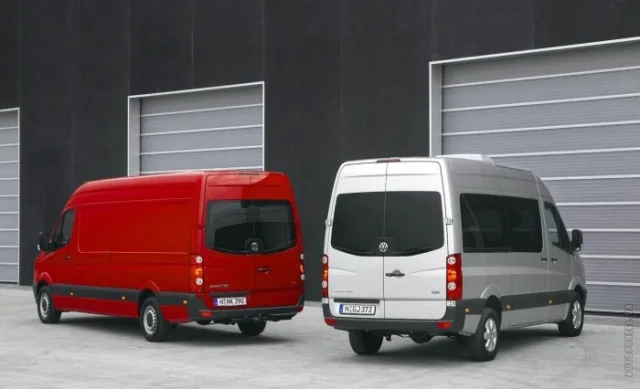 Volkswagen Crafter minivan — 3