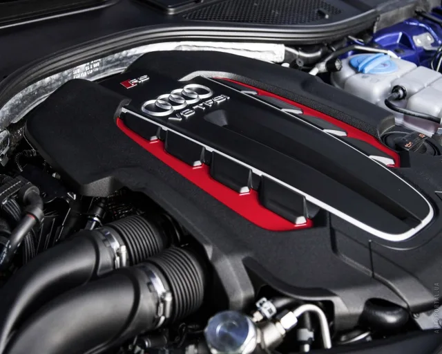 Audi RS7 Sportback 4.0 TFSI AT — 6
