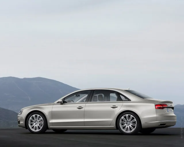 Audi A8 2014 sedan — 7
