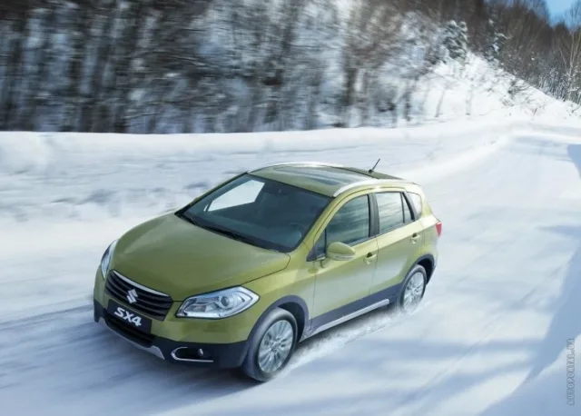 Suzuki SX4 2013 crossover — 7