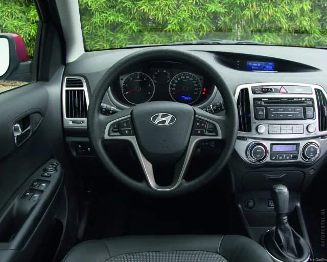 Hyundai i20 2012 5-door hatchback — 3
