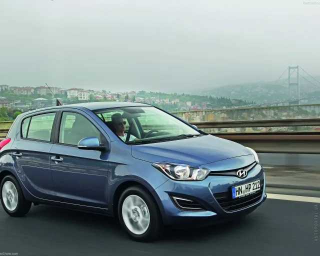 Hyundai i20 2012 5-door hatchback — 11