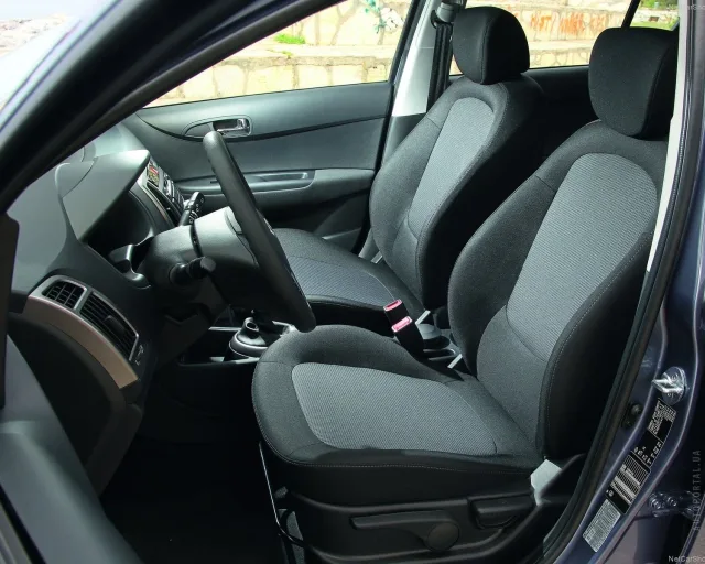 Hyundai i20 2012 5-door hatchback — 2