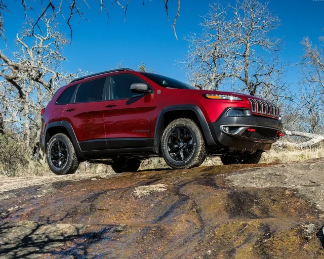 Jeep Cherokee позашляховик — 10