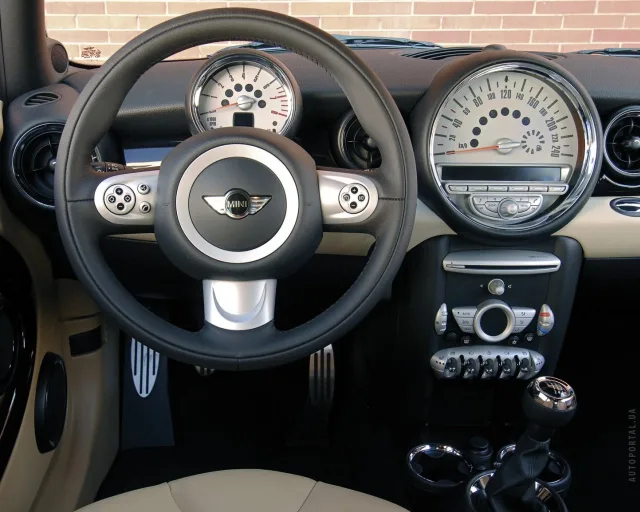 MINI One Clubman (Мини Ван Клабмен) универсал — 15