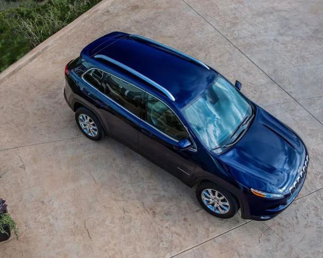 Jeep Cherokee позашляховик — 11
