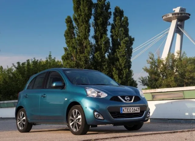 Nissan Micra 2013 5-дверний хетчбек — 13