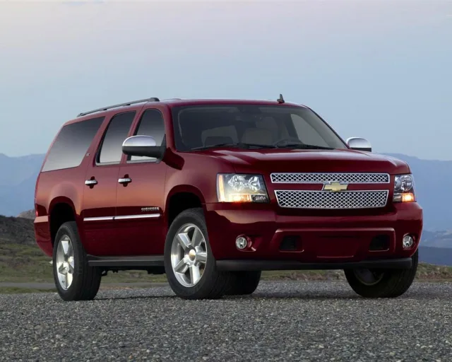 Chevrolet Suburban 5.3 AT LS — 7