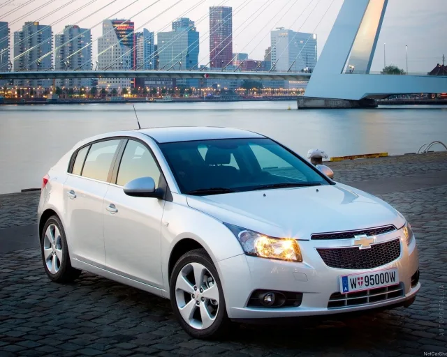Chevrolet Cruze 2012 5d 2.0D AT LT — 9