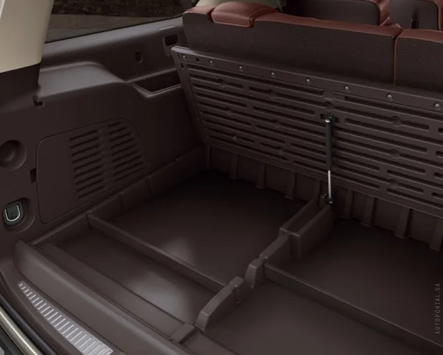Chevrolet Suburban SUV — 5