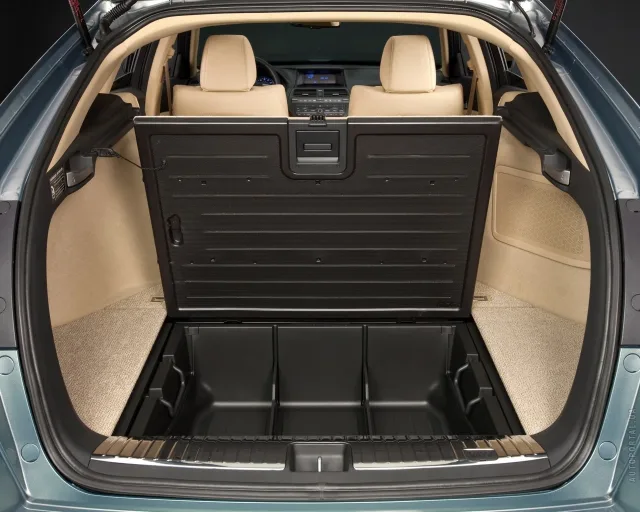 Honda Crosstour кросовер — 11