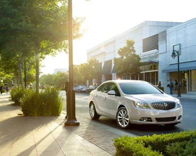 Buick Verano седан — 8