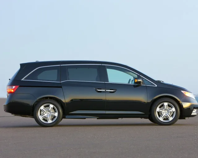 Honda Odyssey 2010 minivan — 20