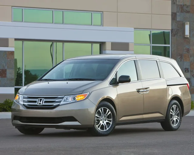 Honda Odyssey 2010 minivan — 21
