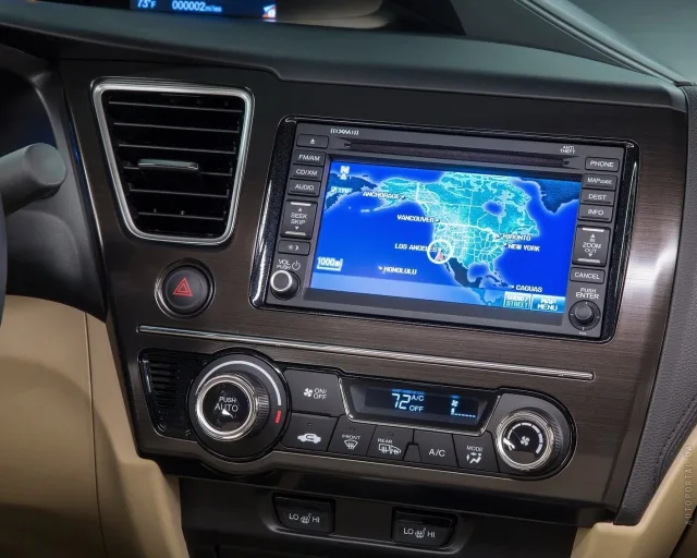 Honda Civic 2013 седан — 3