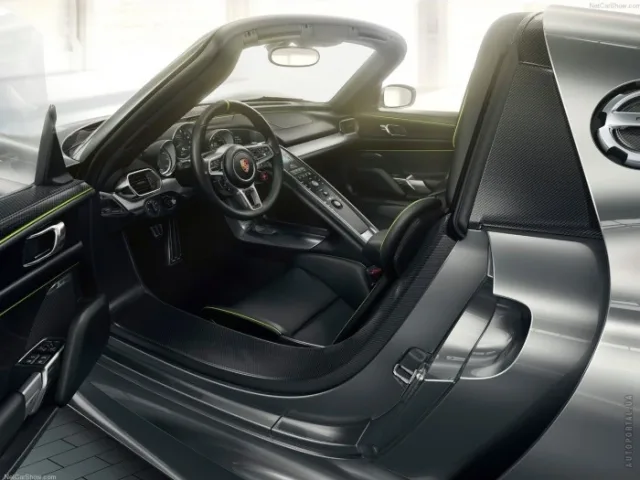 Porsche 918 Spyder 4.6 AT — 4