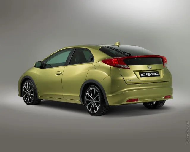 Honda Civic 2012 5-door hatchback — 14