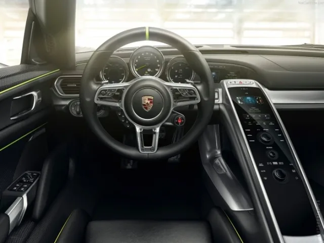 Porsche 918 Spyder 4.6 AT — 3