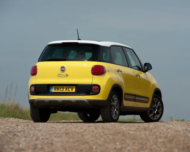 Fiat 500 L Trekking універсал — 15