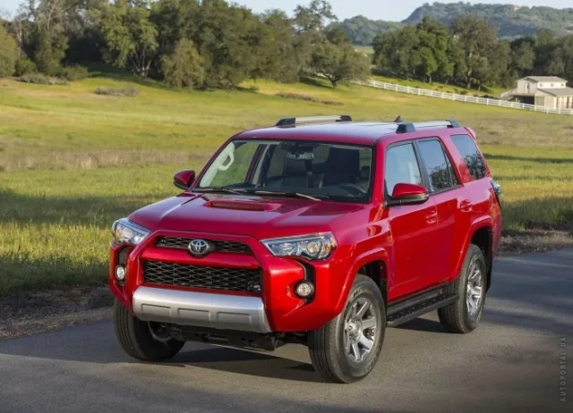 Toyota 4Runner 4.0 AT — 10