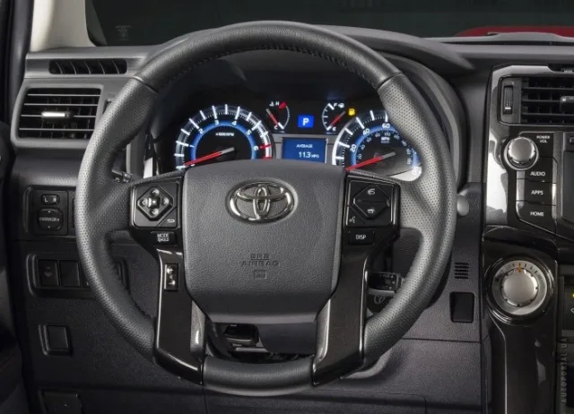 Toyota 4Runner 4.0 AT — 3