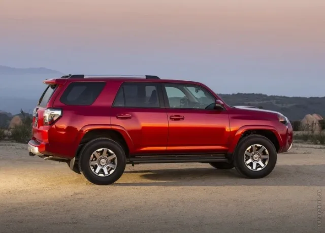 Toyota 4Runner 4.0 AT — 9
