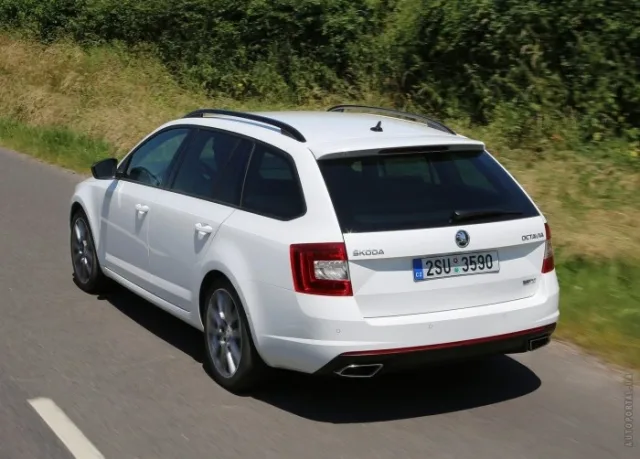 Skoda Octavia Combi RS A7 2013 station wagon — 4