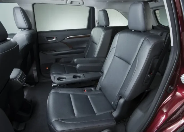 Toyota Highlander 2013 crossover — 4