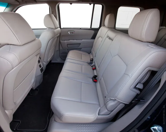 Honda Pilot 2012 crossover — 6
