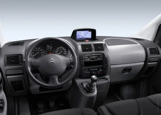 Citroen Jumpy minivan — 2