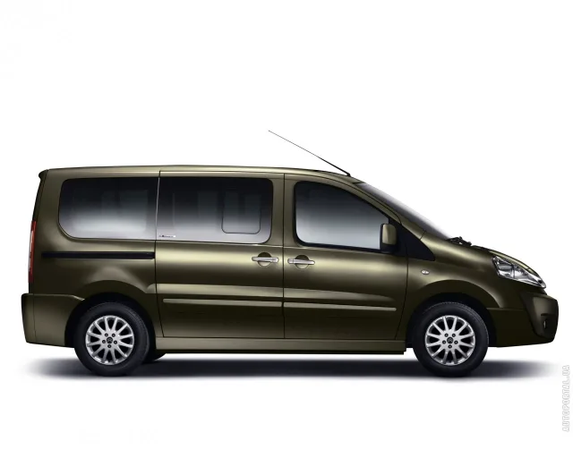 Citroen Jumpy minivan — 4