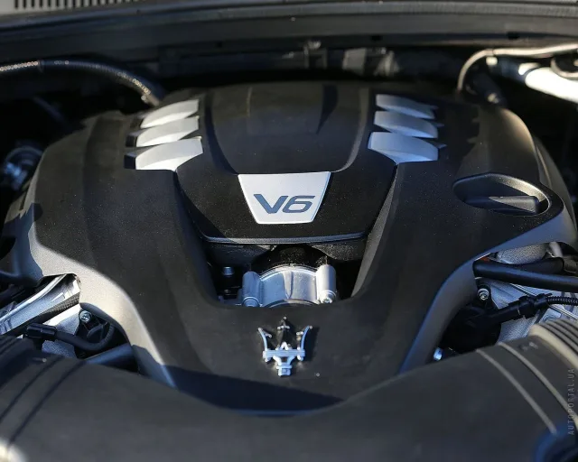 Maserati Ghibli 3.0D AT — 10