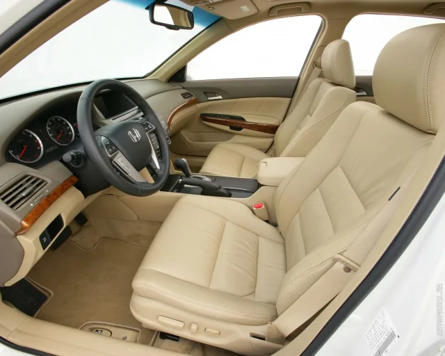 Honda Accord USA sedan — 14