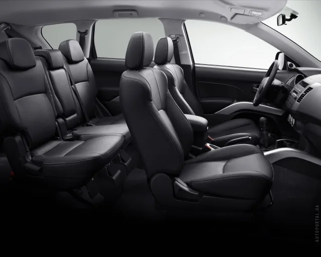 Mitsubishi Outlander XL кросовер — 5