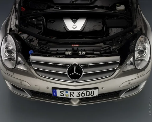 Mercedes-Benz R-Class мінівен — 25