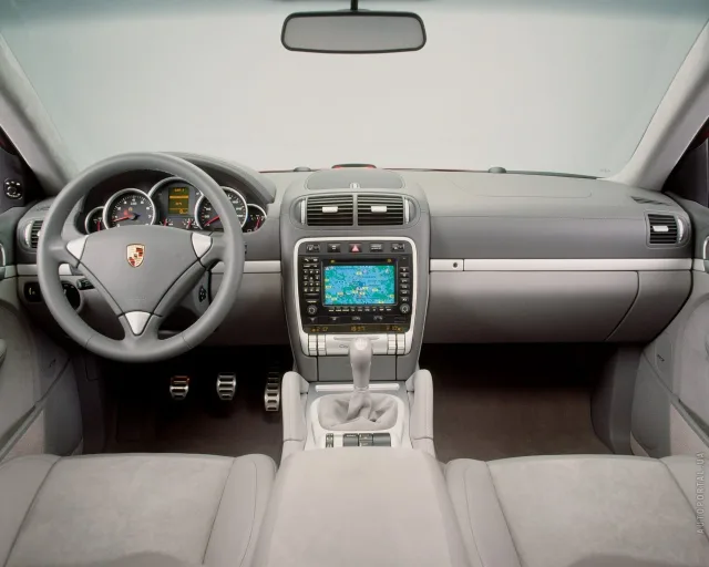 Porsche Cayenne 2002 кросовер — 3