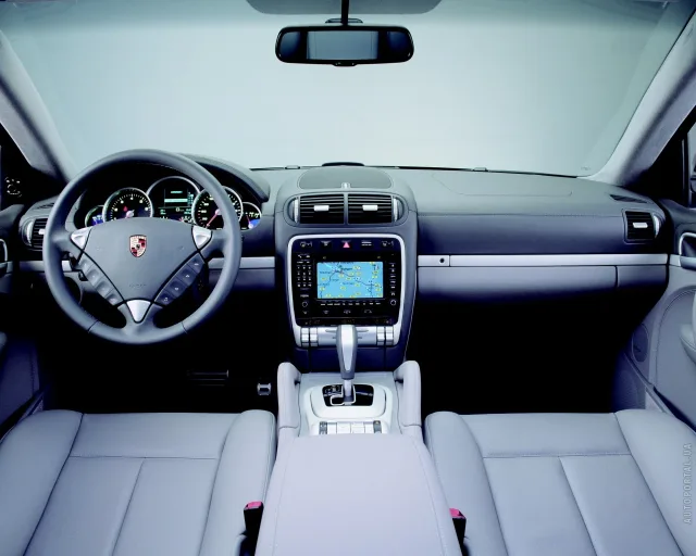 Porsche Cayenne 2002 кросовер — 11