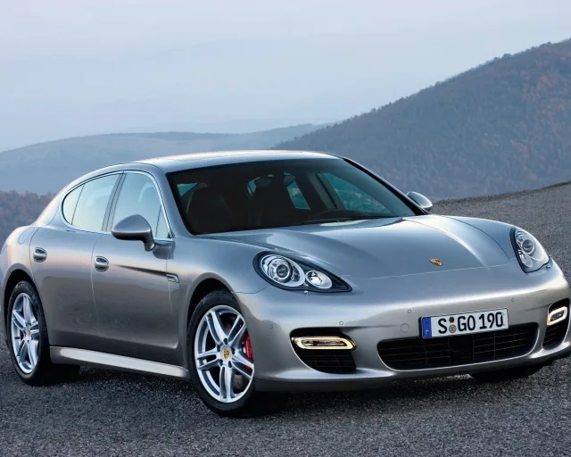 Porsche Panamera S 4.8 MT — 24