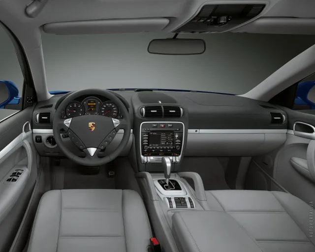 Porsche Cayenne 2002 кросовер — 10