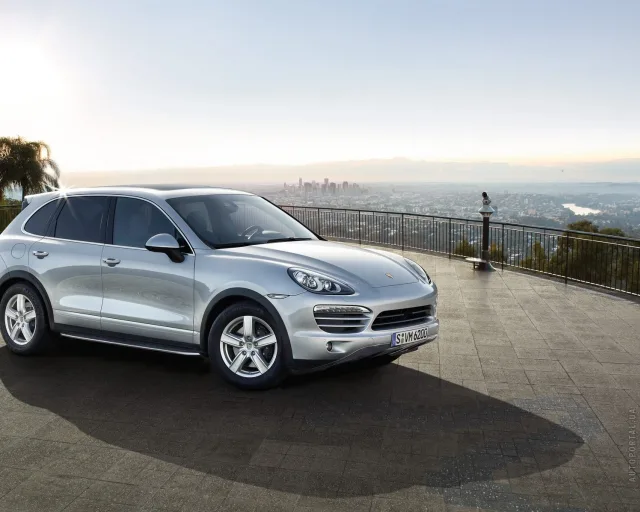 Porsche Cayenne 2010 кросовер — 17