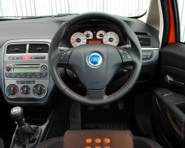 Fiat Grande Punto 5dr hatchback — 15