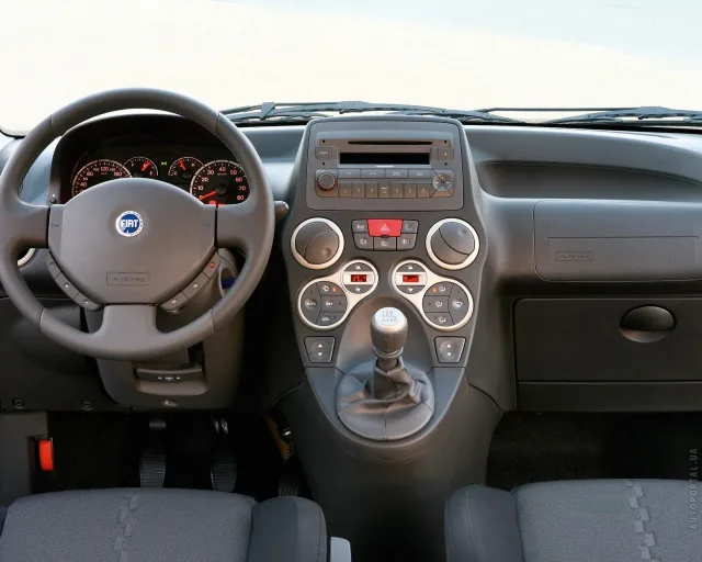 Fiat Panda 1.2 AT Dinamic — 4