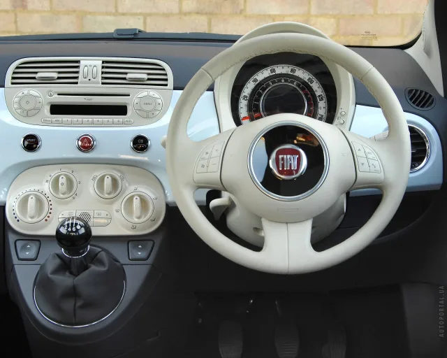 Fiat 500 3-door hatchback — 2